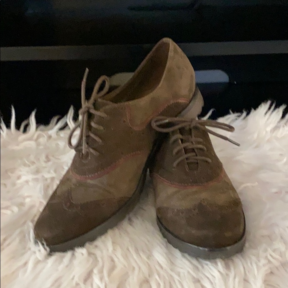 Earthier super comfortable oxfords ! Very clean!